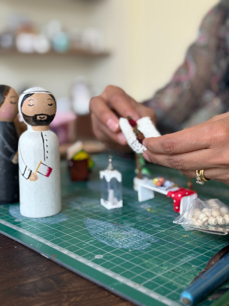 Hope Inside a Frame – Miniature Workshop by KclayMade (11/10/2025, 12:00 PM – 2:30 PM)