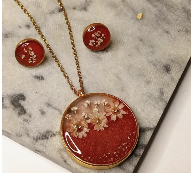 Jewellery Making Workshop with UV Resin by Rida (31/01/2026, 3:00 PM – 5:00 PM)